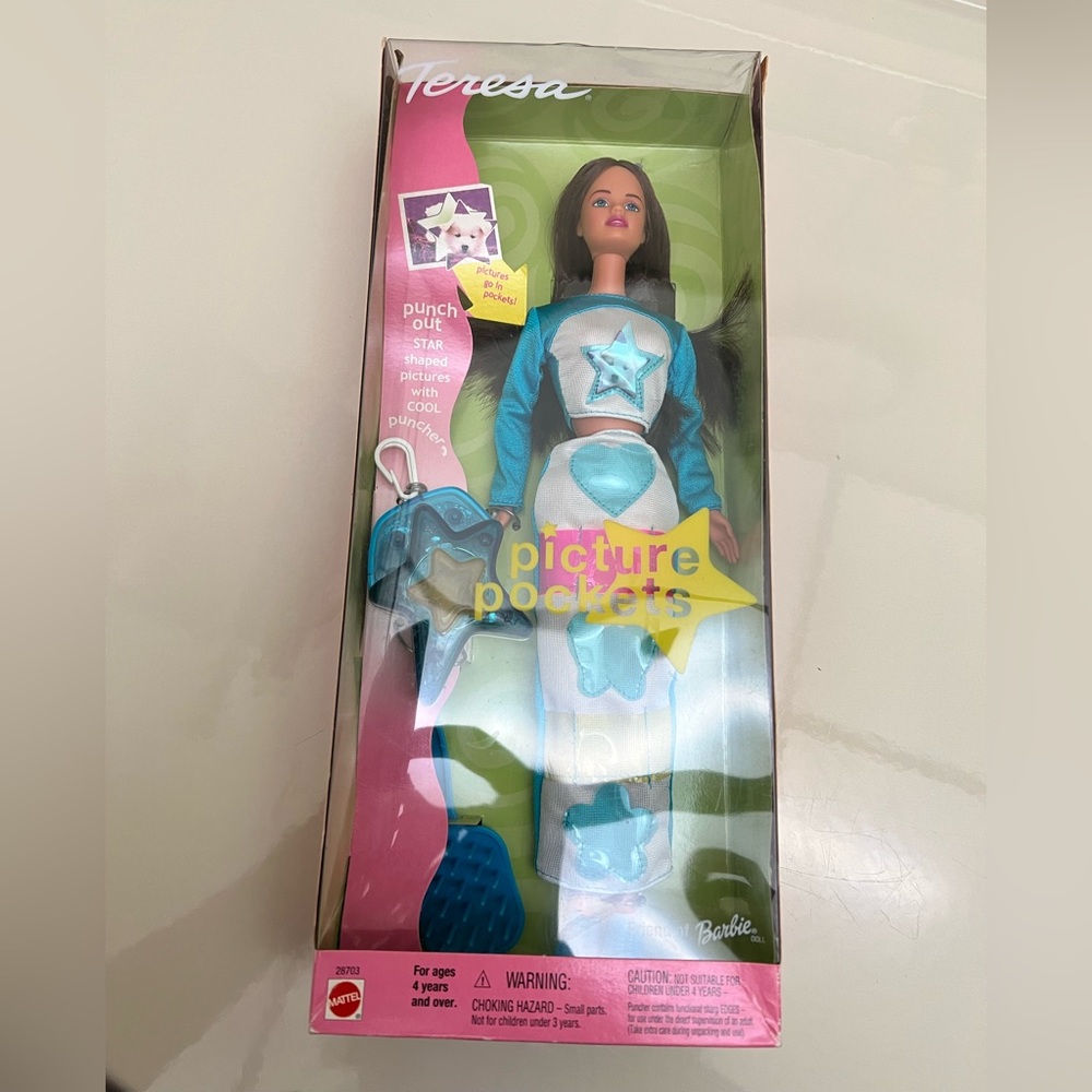 Mattel Teresa (Friend of Barbie) Doll Picture Pockets Star 2000 NIB NRFB
